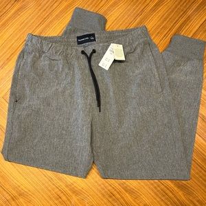 NWOT Abercrombie & Fitch Travel Jogger